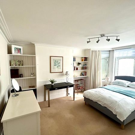 Spacious Comfortable Flat With Free Parking In East Finchley, Muswell Hill & Close To Alexandra Palace Londen Buitenkant foto