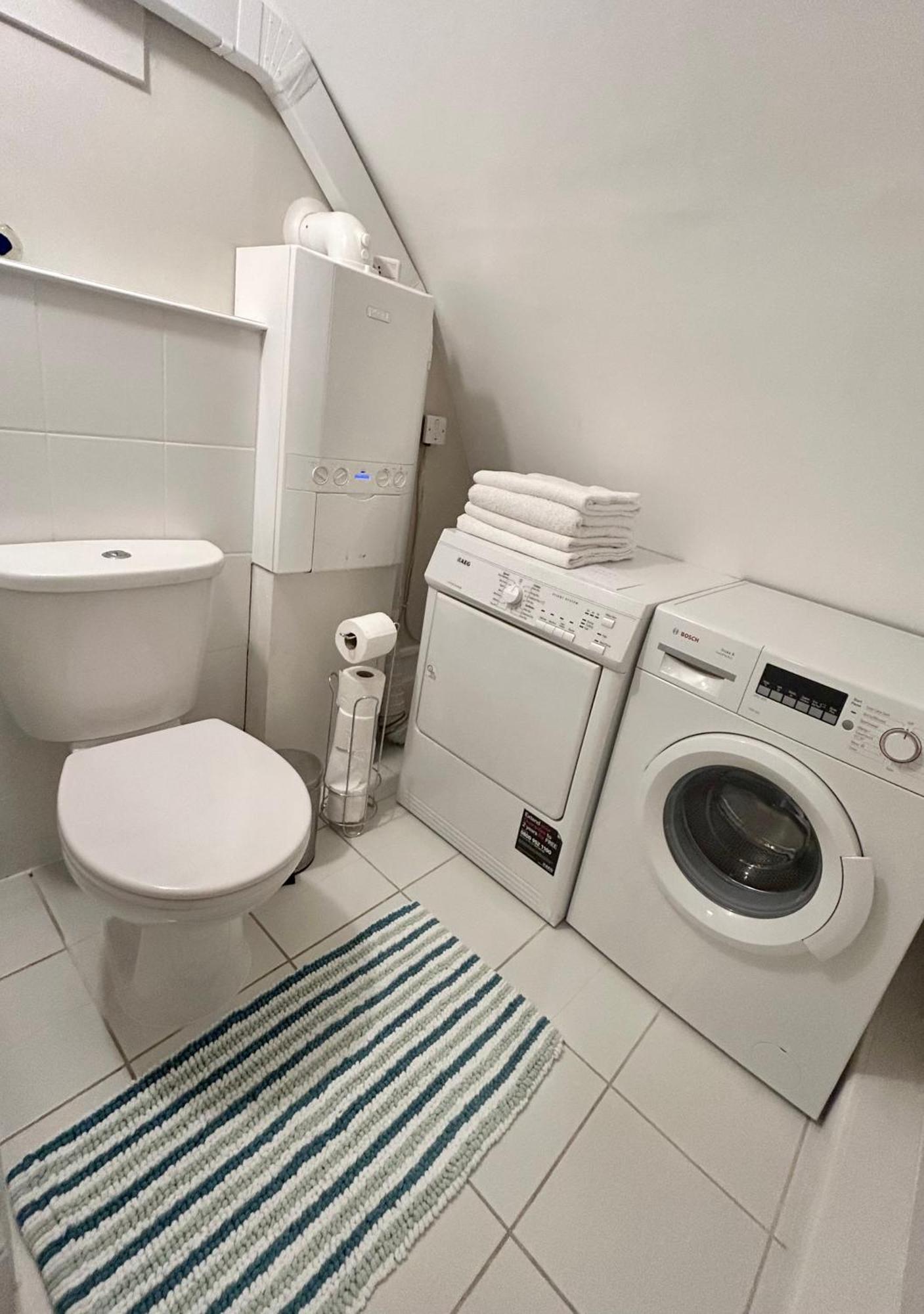 Spacious Comfortable Flat With Free Parking In East Finchley, Muswell Hill & Close To Alexandra Palace Londen Buitenkant foto