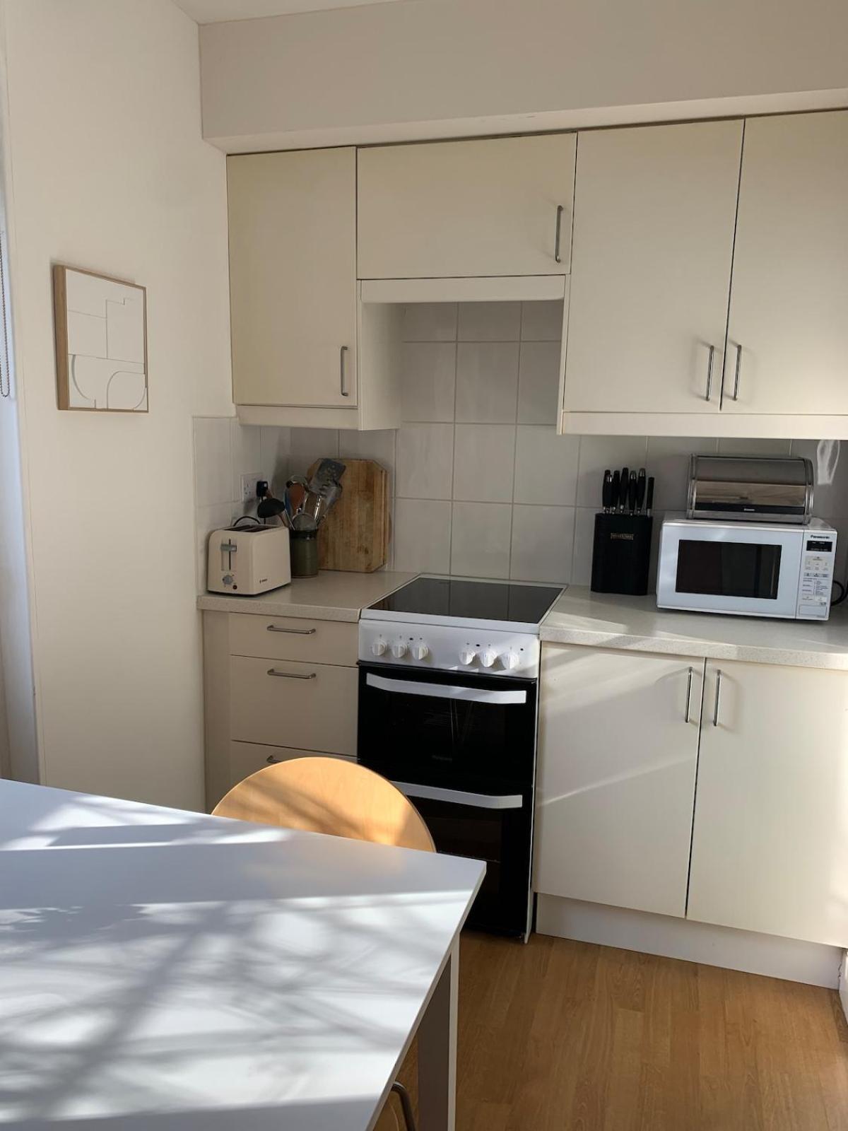 Spacious Comfortable Flat With Free Parking In East Finchley, Muswell Hill & Close To Alexandra Palace Londen Buitenkant foto